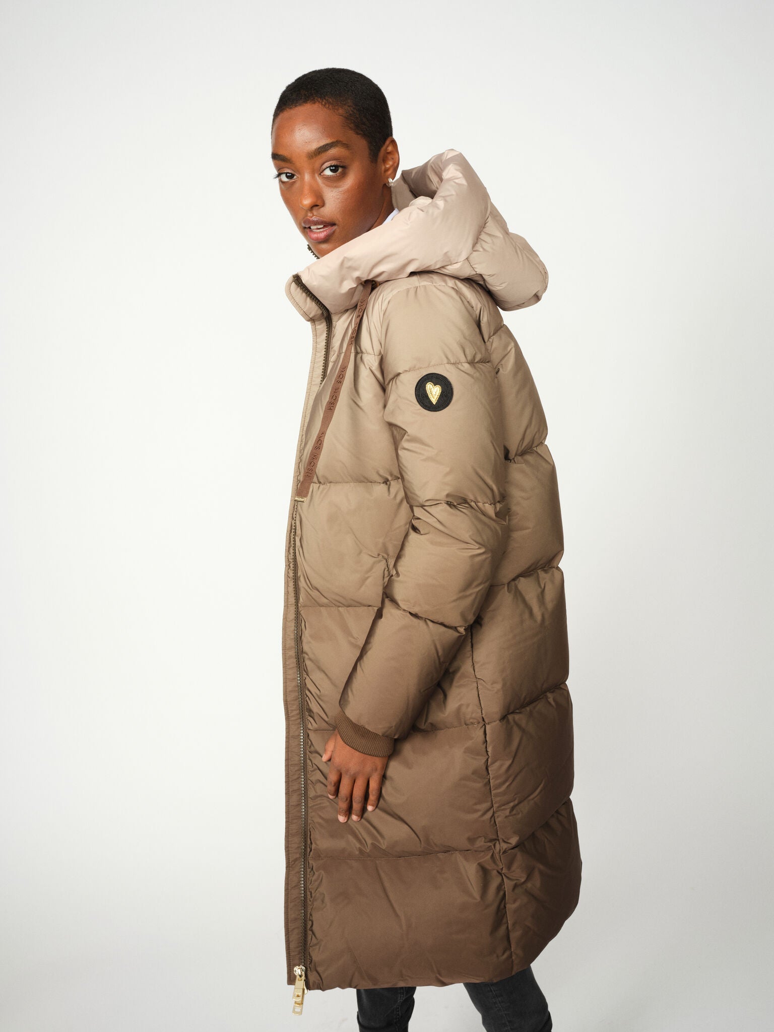 Modelshot / Savannah Tan / Detail